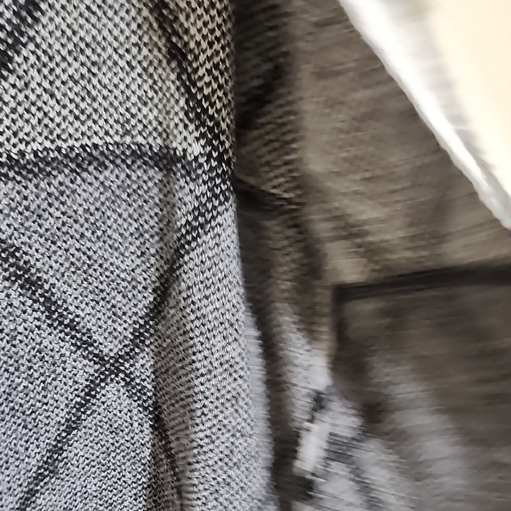 Joseph A Black and Gray Geometric Cardigan - Picture 9 of 12